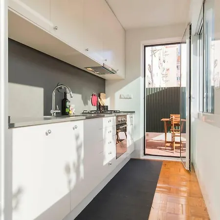 Garden House In Alvalade Appartement